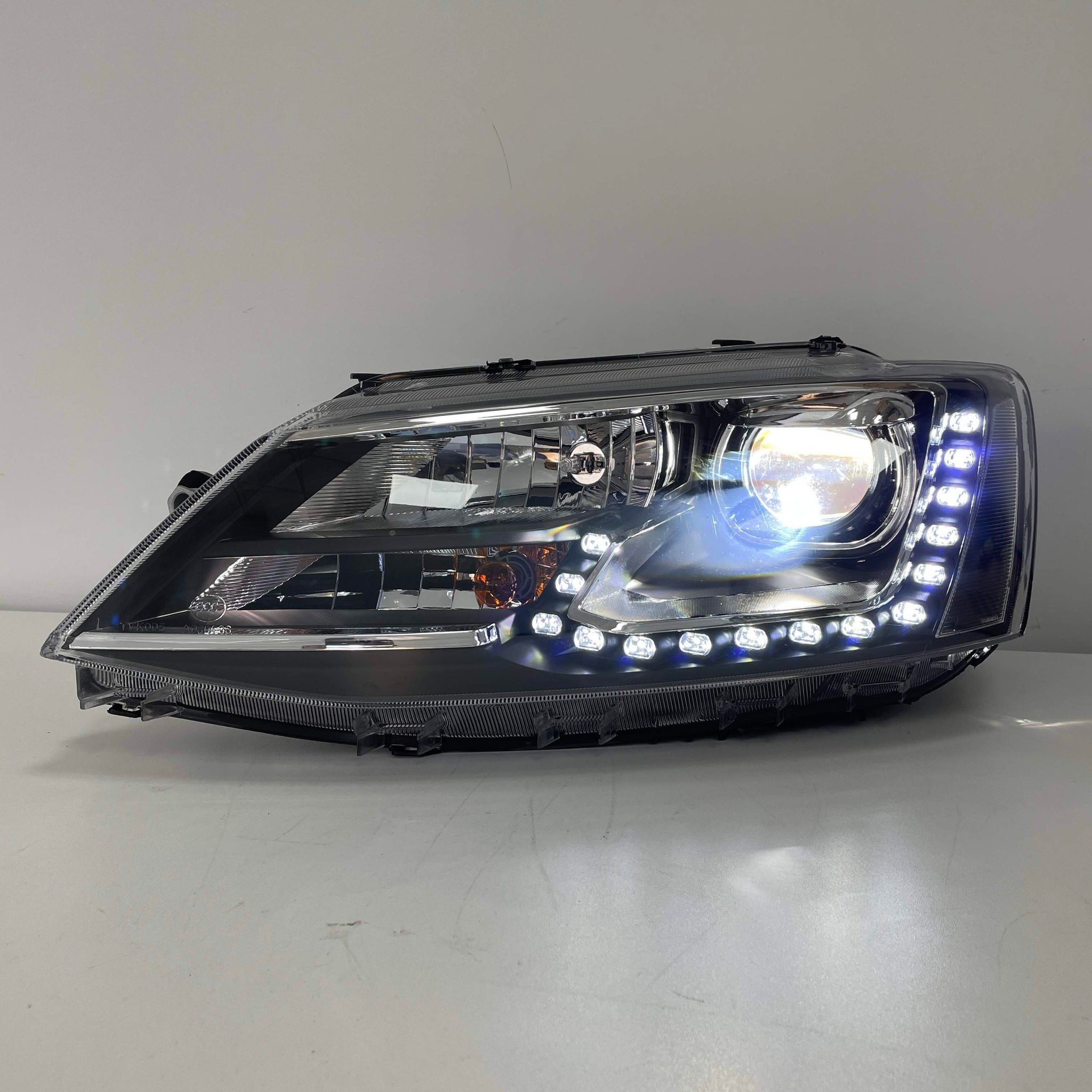 MK6 Jetta BI-LED Headlight (2011-2018)